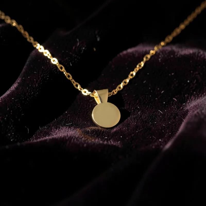Aurum Jewelry. Luxury jewelry ad